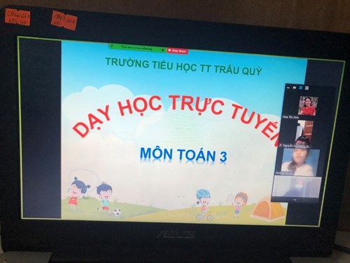 Ngày 24/02/2021 học sinh lớp 3C học trực tuyến với môn toán.